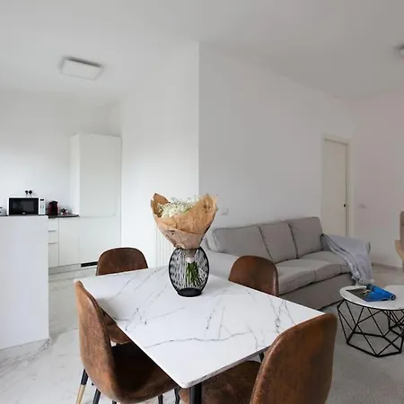 Hacca Collection - Bocconi, Porta Romana 2br *